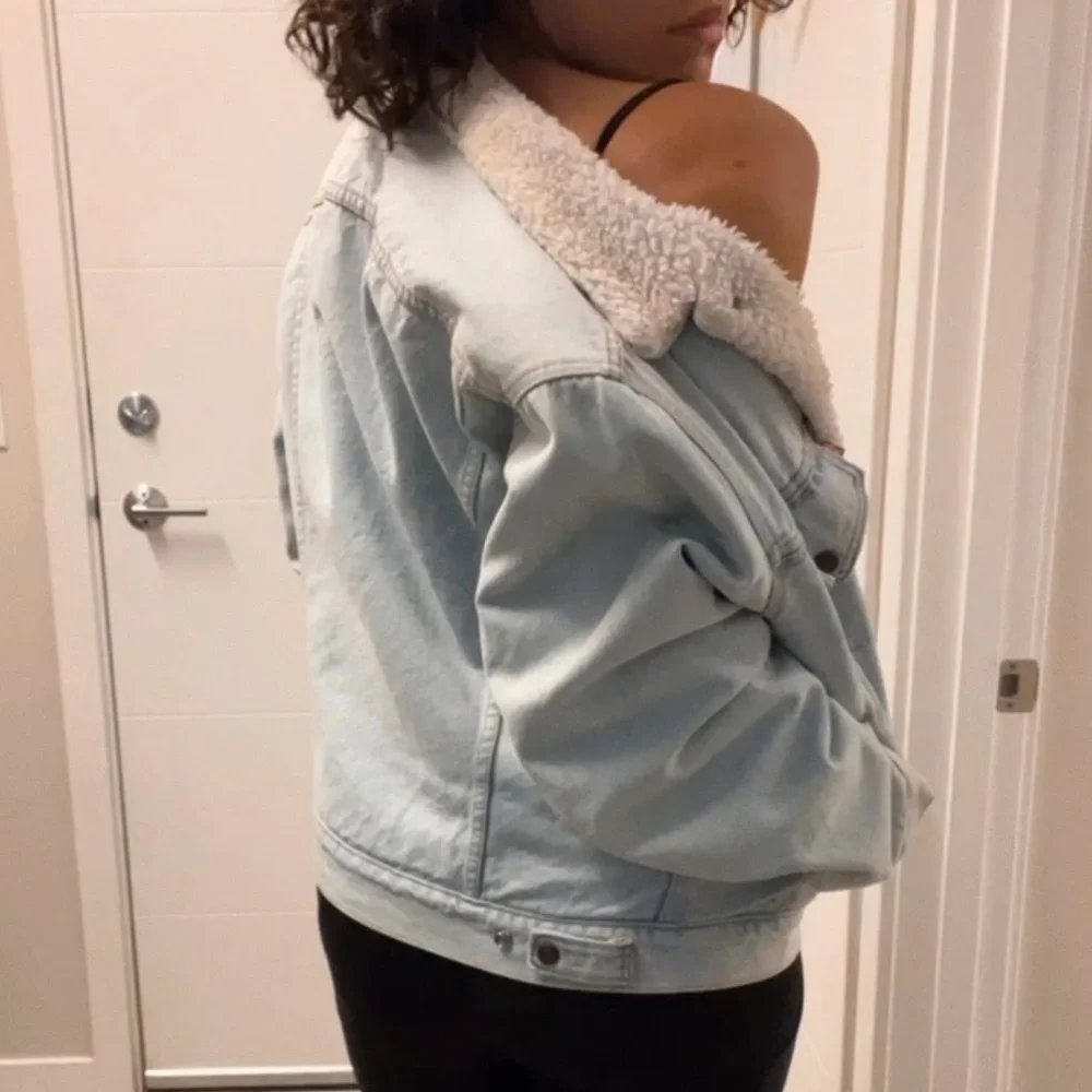 Levi’s fleece lined Jean jacket - Picture 4 of 13